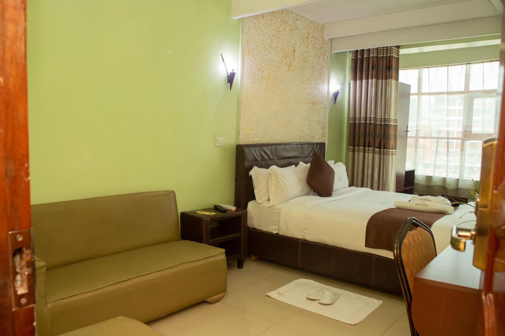 Legacy Hotel And Conference Centre Ltd นาคูรู ภายนอก รูปภาพ