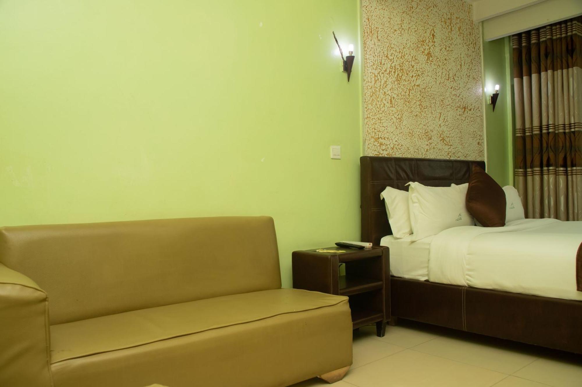 Legacy Hotel And Conference Centre Ltd นาคูรู ภายนอก รูปภาพ
