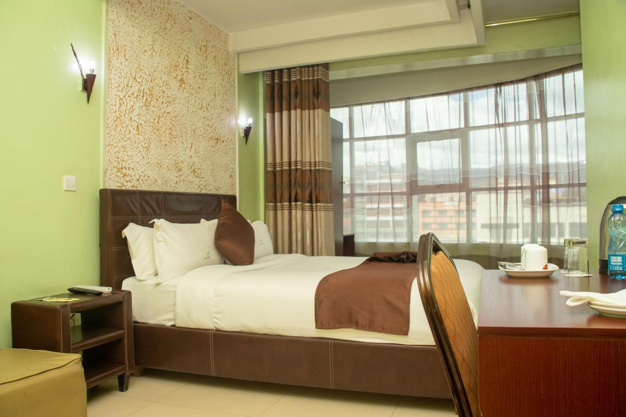Legacy Hotel And Conference Centre Ltd นาคูรู ภายนอก รูปภาพ